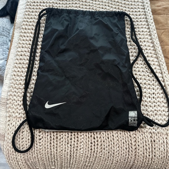 Nike drawstring bag - Picture 3 of 4